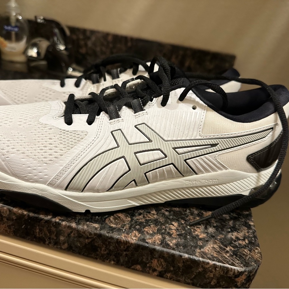 NWOT Asics Golf Shoes